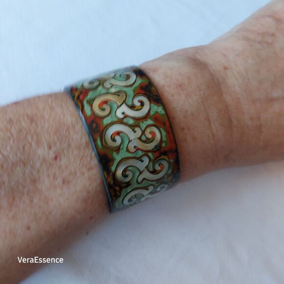 Vintage Black Lacquer and Mother of Pearl Enamel Cuff Boho Bracelet - Picture 5 of 9